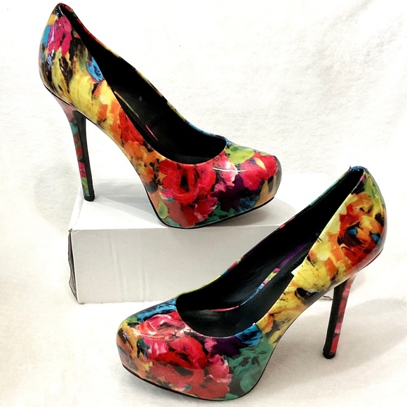 Steve Madden NALA Stiletto High Heel Patent Leather platform Pumps Sz 9.5 - Picture 1 of 16